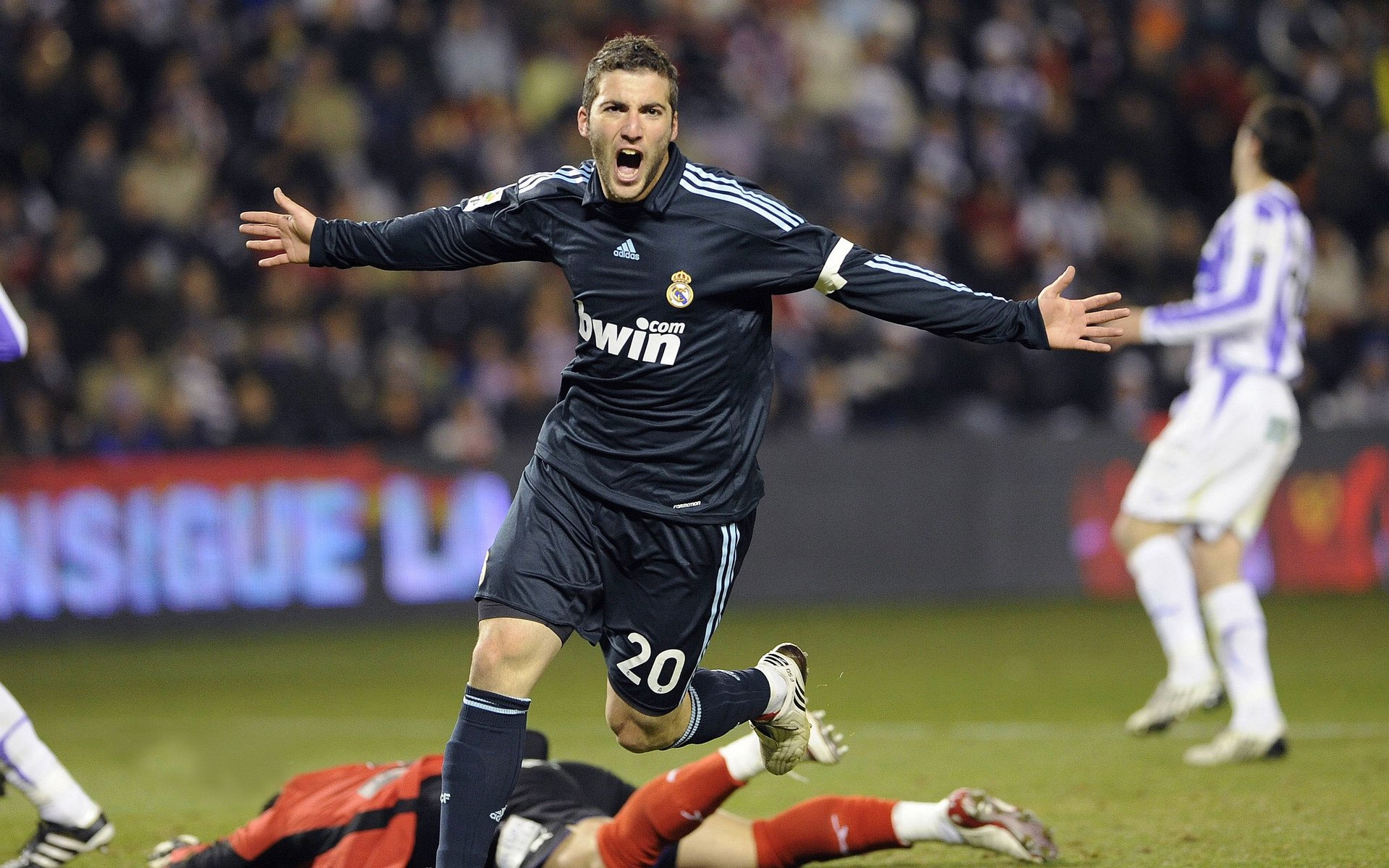 爱游戏app下载-埃弗顿防守韧性提升稳住局势，埃弗顿强吗